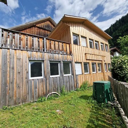 Gletscher-Trail Hostel Flattach Bagian luar foto
